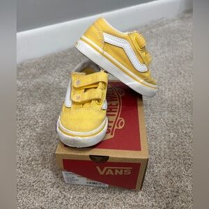 Vans Yellow and White Flower Sneakers with Velcro Straps Toddler girl size 5C